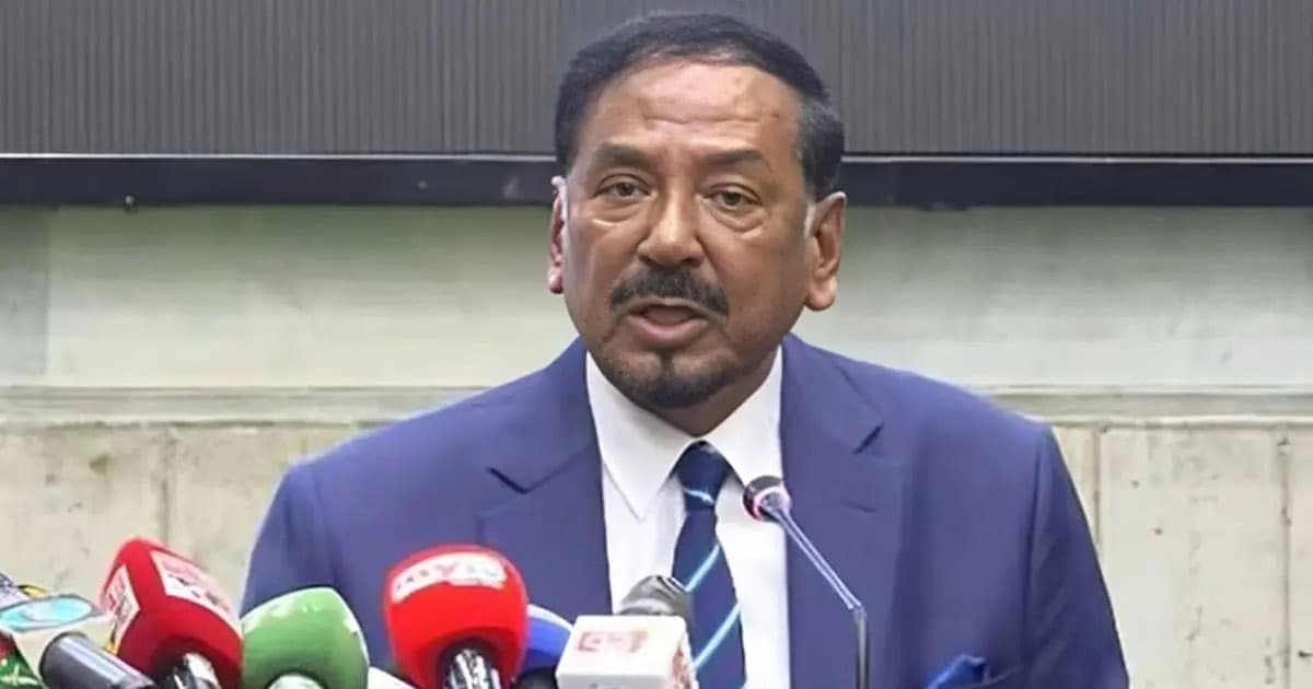 পররাষ্ট্রমন্ত্রী খলিলুর রহমানের সঙ্গে বৈঠকে যুক্তরাষ্ট্রের দক্ষিণ ও মধ্য এশিয়াবিষয়ক বিশেষ দূত সার্জিও গর। আজ বৃহস্পতিবার সন্ধ্যায় রাষ্ট্রীয় অতিথি ভবন পদ্মায়ছবি: পররাষ্ট্র মন্ত্রণালয়ের সৌজন্যে